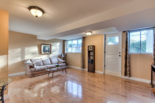 Salle familiale - 139 Av. Giroux, Laval (Laval-Des-Rapides), QC - Indoor Photo Showing Living Room