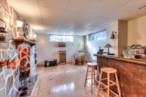 Salle de jeux - 139 Av. Giroux, Laval (Laval-Des-Rapides), QC - Indoor Photo Showing Other Room