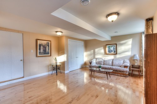 Salle familiale - 139 Av. Giroux, Laval (Laval-Des-Rapides), QC - Indoor Photo Showing Living Room