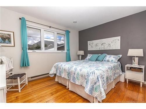 60 Doyle Crt, Fredericton, NB 