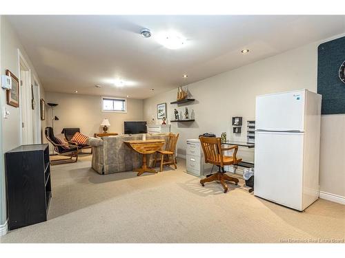 60 Doyle Crt, Fredericton, NB 