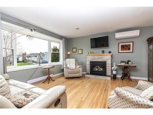 60 Doyle Crt, Fredericton, NB 