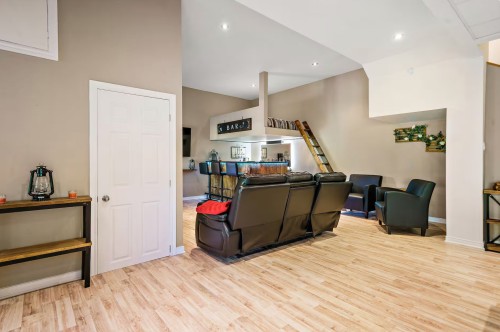 Salle familiale - 3497 Ch. Du Village, Saint-Adolphe-D'Howard, QC - Indoor Photo Showing Other Room