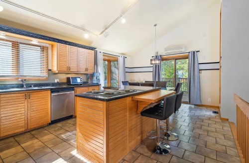 Cuisine - 3497 Ch. Du Village, Saint-Adolphe-D'Howard, QC - Indoor Photo Showing Kitchen With Double Sink