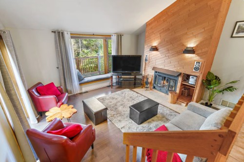 Salon - 3497 Ch. Du Village, Saint-Adolphe-D'Howard, QC - Indoor Photo Showing Living Room With Fireplace