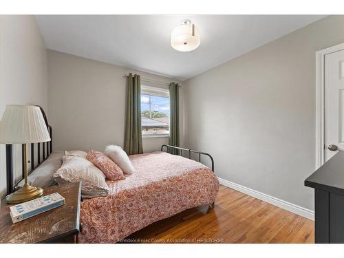 457 Watson, Windsor, ON 