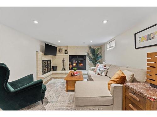 457 Watson, Windsor, ON 