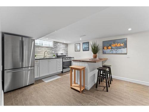 457 Watson, Windsor, ON 