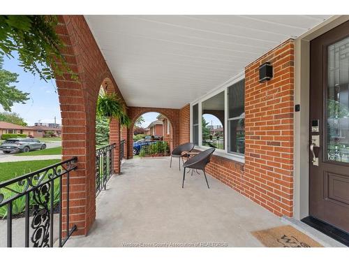 457 Watson, Windsor, ON 