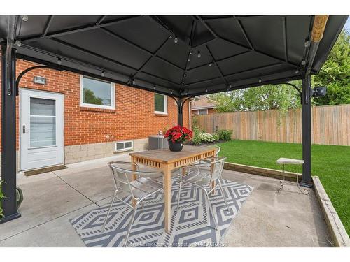 457 Watson, Windsor, ON 