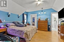2nd floor primary bedroom with ensuite and walk-in - 