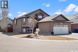 147 Blackstock COVE Saskatoon, SK S7T 0H4