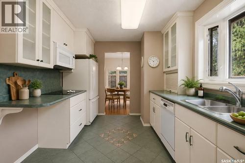 2009 Easthill, Saskatoon, SK - Indoor Photo Showing Kitchen With Double Sink