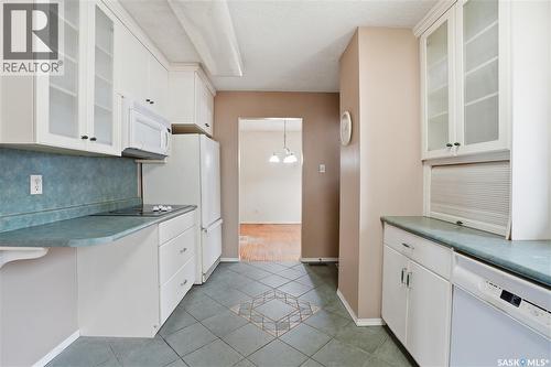 2009 Easthill, Saskatoon, SK - Indoor Photo Showing Kitchen