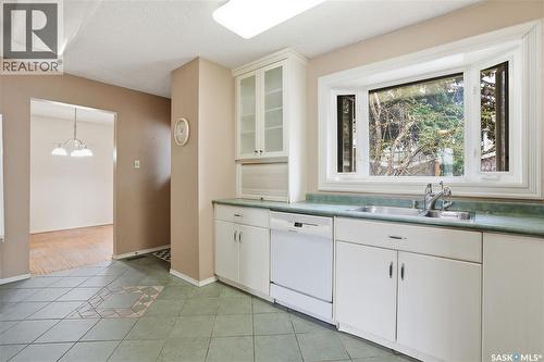2009 Easthill, Saskatoon, SK - Indoor Photo Showing Kitchen With Double Sink