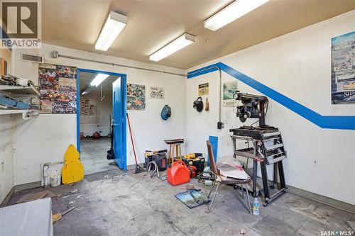 2009 Easthill, Saskatoon, SK - Indoor Photo Showing Garage