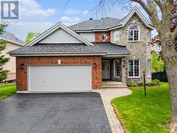 15 LADYBIRDS CRESCENT Ottawa, ON K2S 1Z6