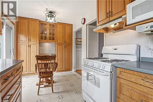 731 Mullin Way, Burlington, ON - Indoor Photo Showing Kitchen