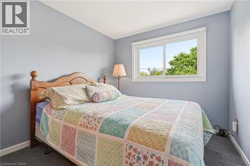 731 Mullin Way, Burlington, ON - Indoor Photo Showing Bedroom