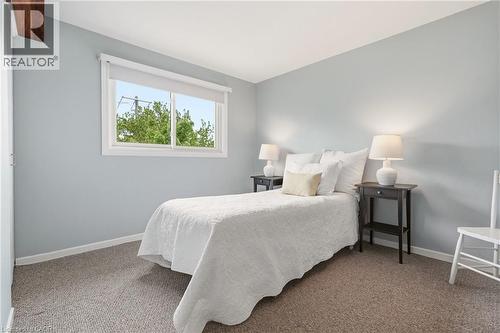 731 Mullin Way, Burlington, ON - Indoor Photo Showing Bedroom