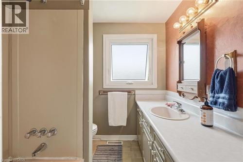 731 Mullin Way, Burlington, ON - Indoor Photo Showing Bathroom