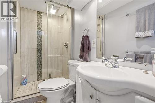 731 Mullin Way, Burlington, ON - Indoor Photo Showing Bathroom