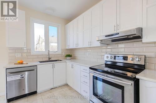 110 Macara Crescent, Ottawa, ON - Indoor Photo Showing Kitchen