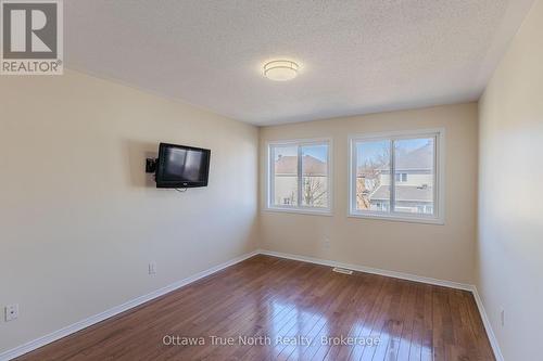 110 Macara Crescent, Ottawa, ON - Indoor Photo Showing Other Room