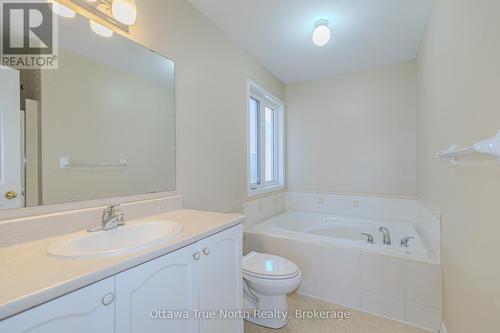 Ensuite - 110 Macara Crescent, Ottawa, ON - Indoor Photo Showing Bathroom