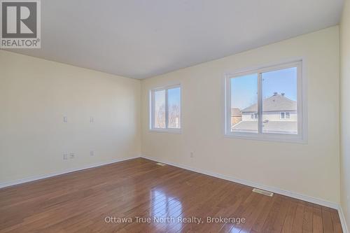 110 Macara Crescent, Ottawa, ON - Indoor Photo Showing Other Room