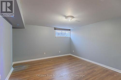 110 Macara Crescent, Ottawa, ON - Indoor Photo Showing Other Room