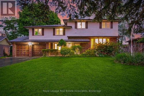 2072 SAVA CRESCENT  Mississauga, ON L5A 1E1