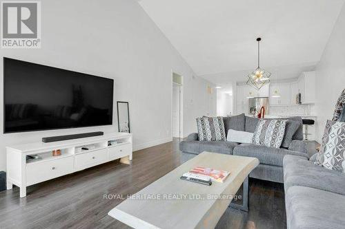 4 Kingfisher Drive, Quinte West (Murray Ward), ON - Indoor Photo Showing Living Room