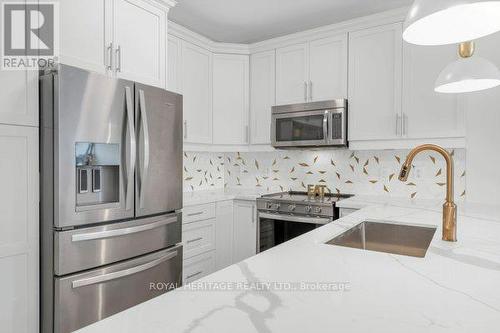 4 Kingfisher Drive, Quinte West (Murray Ward), ON - Indoor Photo Showing Kitchen With Upgraded Kitchen