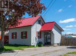 8 WOLFE STREET  Kawartha Lakes (Lindsay), ON K9V 2H9