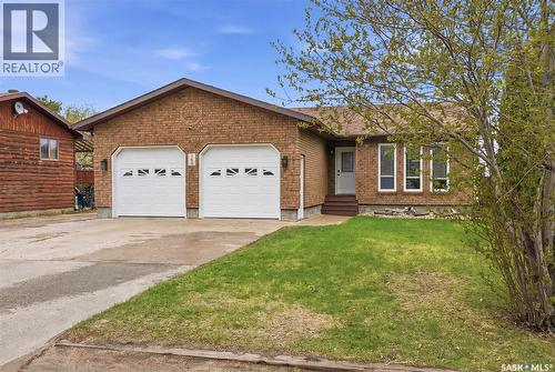 165 3Rd Street, Pilot Butte, SK - Outdoor