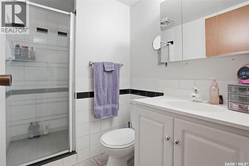 165 3Rd Street, Pilot Butte, SK - Indoor Photo Showing Bathroom