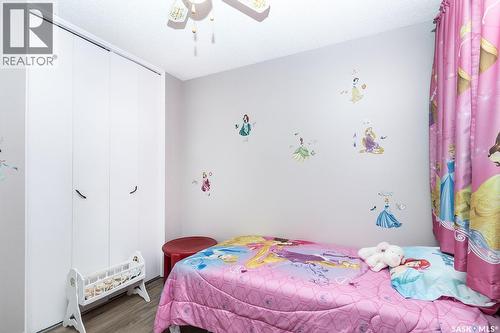 43 Lindsay Drive, Saskatoon, SK - Indoor Photo Showing Bedroom