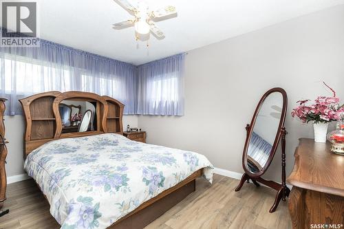 43 Lindsay Drive, Saskatoon, SK - Indoor Photo Showing Bedroom