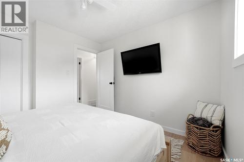 120 Eden Avenue, Regina, SK - Indoor Photo Showing Bedroom