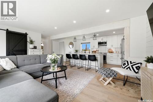 120 Eden Avenue, Regina, SK - Indoor Photo Showing Living Room