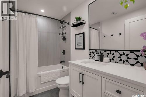 255 Greyeyes-Steele Way, Saskatoon, SK - Indoor Photo Showing Bathroom