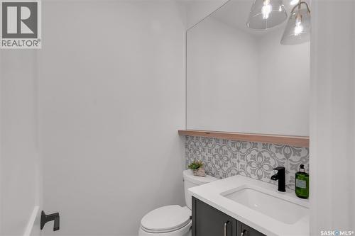 255 Greyeyes-Steele Way, Saskatoon, SK - Indoor Photo Showing Bathroom