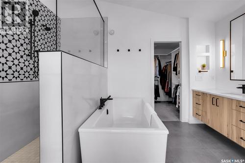 255 Greyeyes-Steele Way, Saskatoon, SK - Indoor Photo Showing Laundry Room