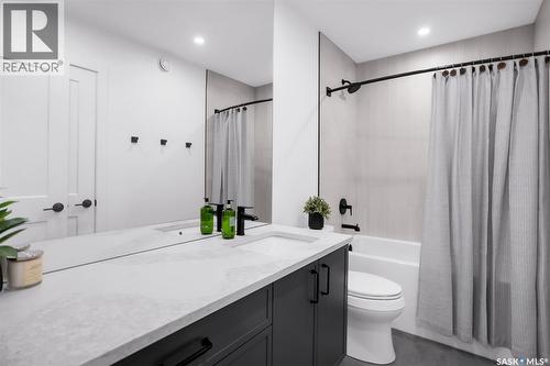 255 Greyeyes-Steele Way, Saskatoon, SK - Indoor Photo Showing Bathroom