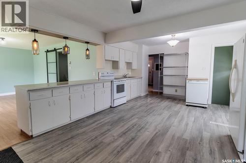 5342 5Th Avenue, Regina, SK - Indoor Photo Showing Kitchen