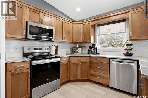 1248 Boehm Bay N, Regina, SK - Indoor Photo Showing Kitchen