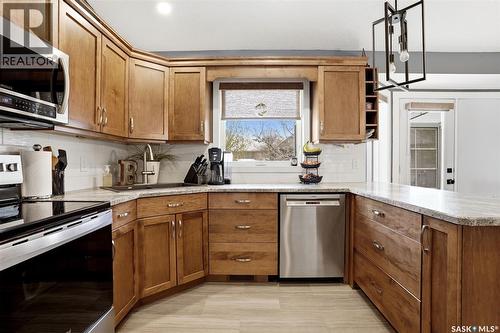 1248 Boehm Bay N, Regina, SK - Indoor Photo Showing Kitchen