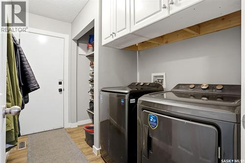 1248 Boehm Bay N, Regina, SK - Indoor Photo Showing Laundry Room