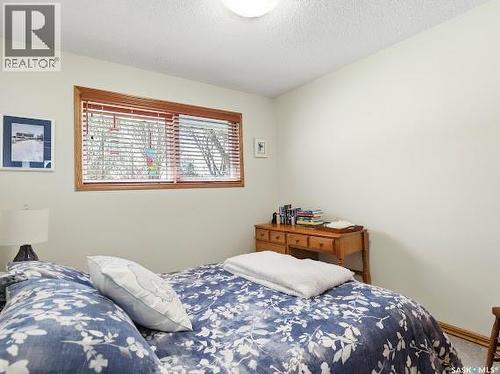 661 Dalgliesh Drive, Regina, SK - Indoor Photo Showing Bedroom